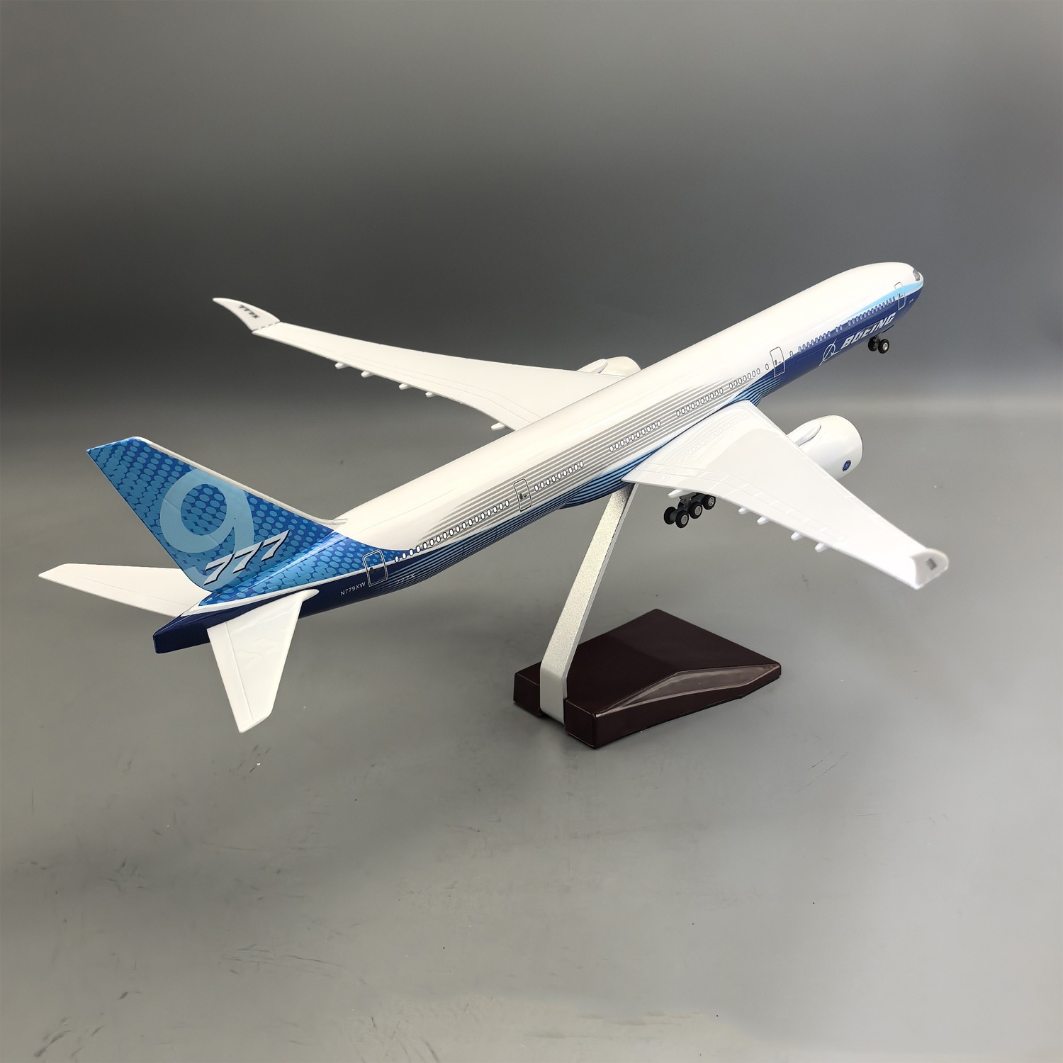 47 см, масштаб 1/157, крупнома – обзор и цена Model Kit Resin